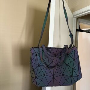 Lovevook crossbody geometric iridescent. NWOT